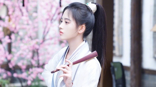 10位女扮男裝的女星誰最強！趙麗穎真Man、熱巴意外帥氣，其它分明就是女生
