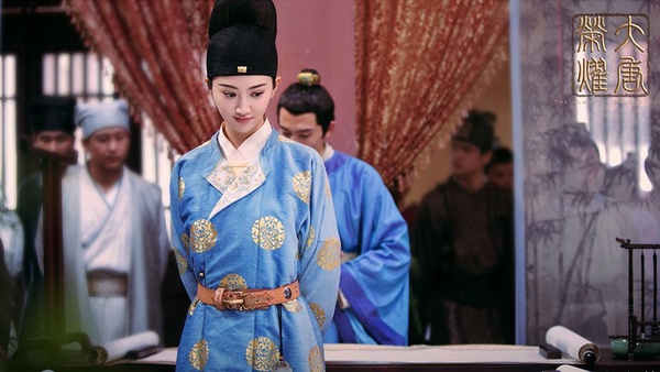 10位女扮男裝的女星誰最強！趙麗穎真Man、熱巴意外帥氣，其它分明就是女生