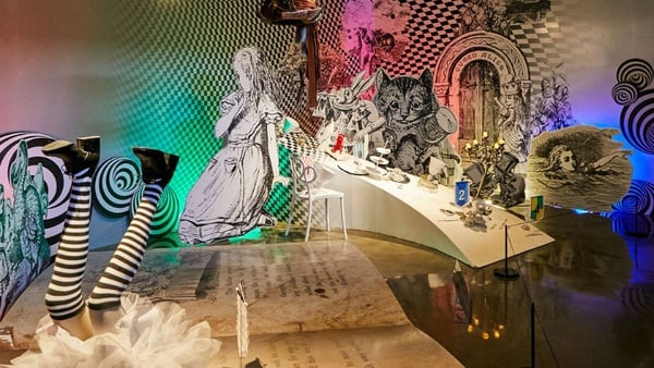 韓國爆紅「跳進兔子洞—愛麗絲夢遊奇境體驗展」來台灣啦！唯美11大夢幻展區帶你看！