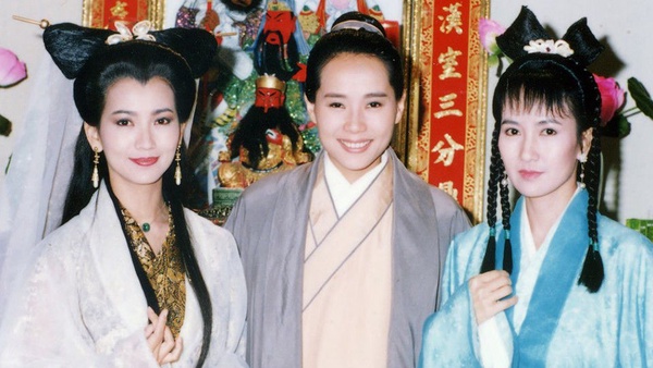 《白娘子》小青為白素貞黑化美炸！5版青蛇與白蛇，楊紫俏麗可愛，最後一版超妖豔