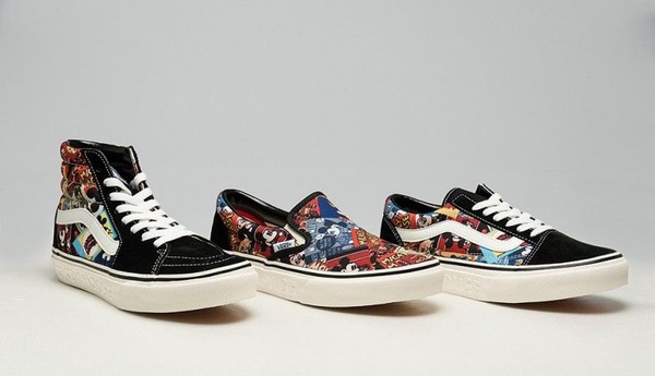 全新Vans x 米奇聯名鞋款即將開賣，滿滿的米奇漫畫圖騰，大人小孩可以一起穿！