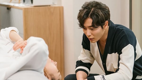 《她的私生活》9、10集124秒三段式成人版Kiss！金材昱超會撩，吃醋、呆萌樣又可愛得過分