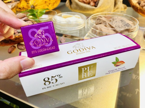 GODIVA推出全新85%濃醇黑巧克力系列，這三天還有活動優惠，快到快閃店打卡拍照吧！