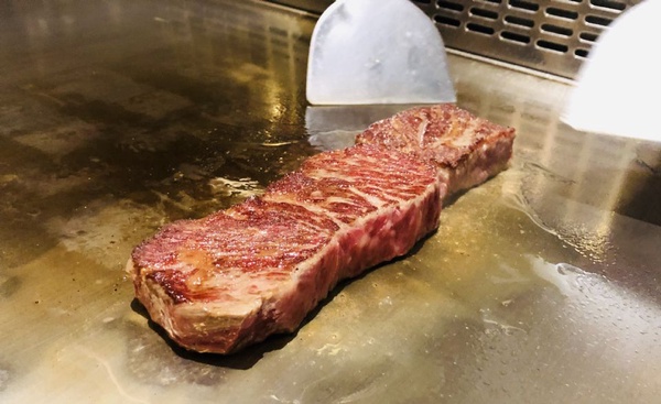 走進愛麗絲夢遊仙境奇幻空間，米其林三星名廚新品牌「DAIMON‧犇廚魔館」正式開幕！