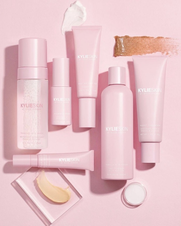 Kylie Skin by Kylie Jenner即將上市！搶攻平價保養品市場，夢幻粉色包裝讓人想全套收藏！
