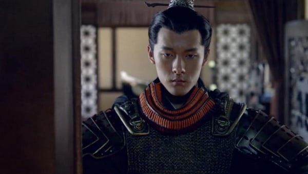 《我只喜歡你》言默、喬一還合作過這部戲！張雨劍小單眼好圈粉，和宋茜新劇變冷面笑匠