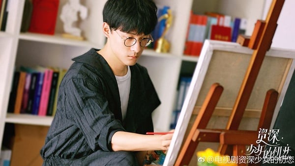 《我只喜歡你》言默、喬一還合作過這部戲！張雨劍小單眼好圈粉，和宋茜新劇變冷面笑匠