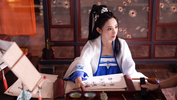 吳謹言唐朝古裝美翻天！網評7位唐裝美人，彭小苒甜美、范冰冰絕對是經典