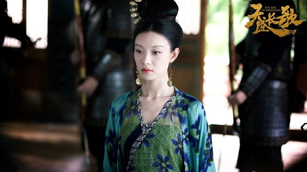 吳謹言唐朝古裝美翻天！網評7位唐裝美人，彭小苒甜美、范冰冰絕對是經典