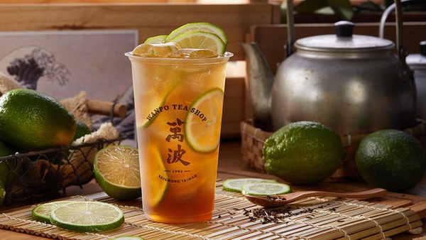 IG超熱門「萬波」推新品「紅豆粉粿鮮乳」超有復古味！今夏必喝飲品絕對要來一杯！