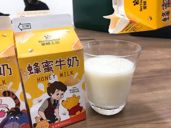 7-11小熊維尼蜂蜜牛奶「加碼2款新包裝！」5/24團員版登場，兩周熱賣60萬瓶
