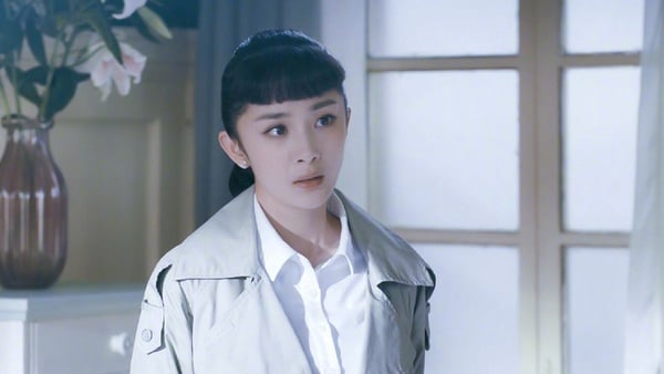 楊冪《築夢情緣》12套民國風造型！嫵媚旗袍、帥氣西裝，百變造型像在走時裝秀