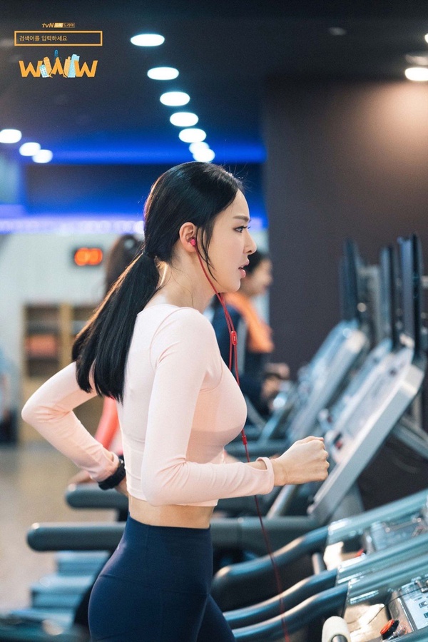李多熙《WWW:請輸入檢索詞》新戲造型！超帥柔道女強人，還喜歡在家看狗血劇