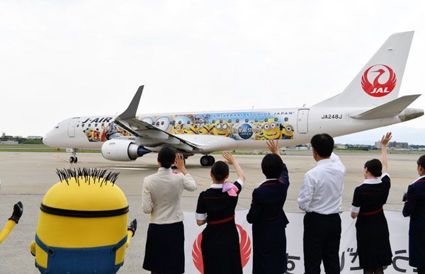 「小小兵彩繪機」5月底正式啟航！不只有小小兵陪你搭飛機，還有可愛的登機禮物～