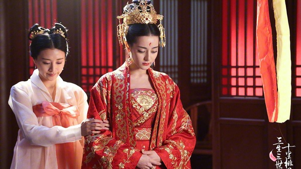 迪麗熱巴12個絕美古裝角色！《三生三世》鳳九不是最美，她演的聶小倩才讓人驚艷