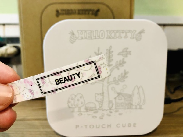 Brother X Hello Kitty 聯名限量行動標籤機上市啦！首款手機專用Hello Kitty行動標籤機怎麼用都超方便