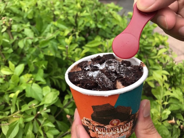 7-11獨家COLD STONE新口味！布朗尼、起司蛋糕餡料爆多，5/31酷樂杯必買