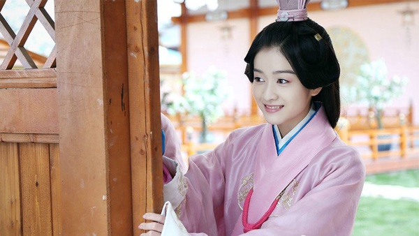 《白髮》容樂公主美出天際！張雪迎9部戲演過楊穎侍女、清宮劇寵妃，還挑戰大S代表作