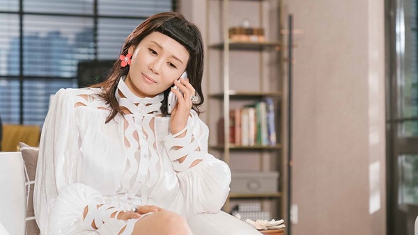 《她的私生活》浮誇嚴館長超搶戲！演庭沼珉、朴寶劍媽媽，堪稱韓劇最強綠葉