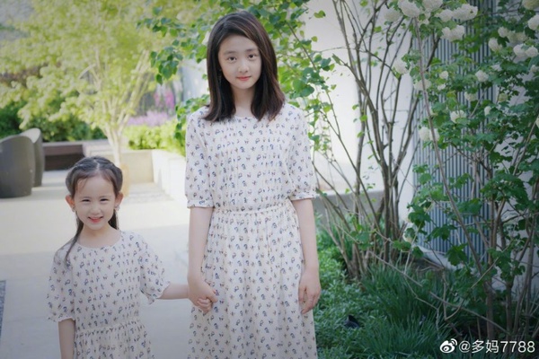 黃多多13歲顏值狂飆！記得黃磊懂事女兒嗎，不留神就長成大長腿姑娘了