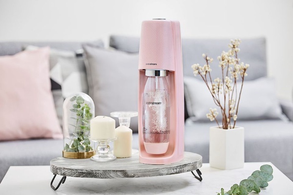 氣泡水機也要少女心「芭蕾粉」，在家就能DIY解暑低卡氣泡飲~