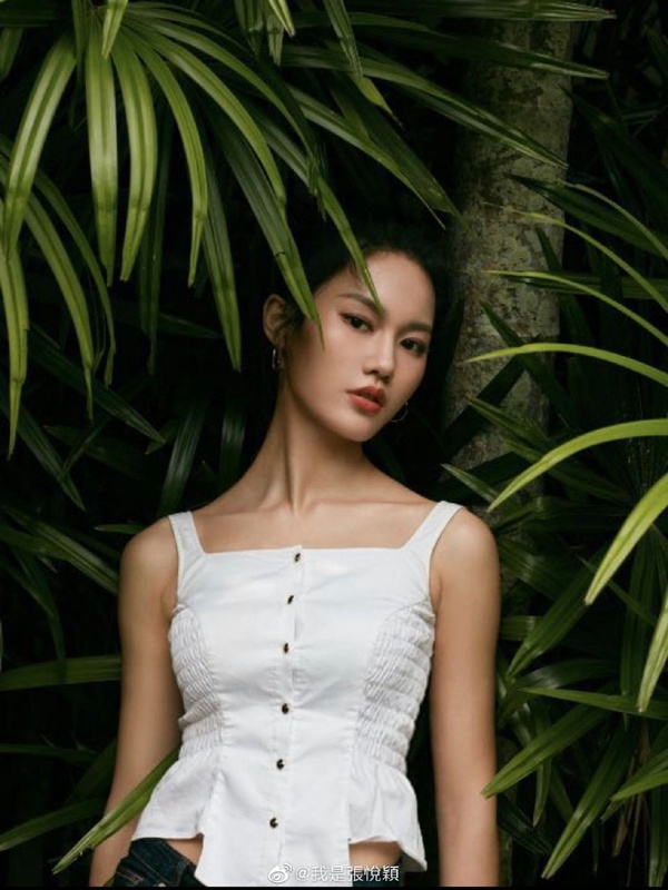 《我只喜歡你》最可愛未婚妻「程由美！」私下歐美風21張釋出，唱跳俱佳還是劇團女王