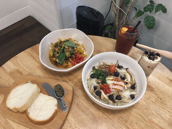 赤峰街超人氣燉飯專賣店「桔梗燉飯」，創意燉飯大推香濃花雕雞口味！