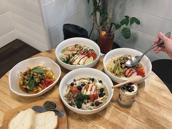 赤峰街超人氣燉飯專賣店「桔梗燉飯」，創意燉飯大推香濃花雕雞口味！
