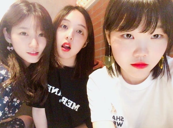 IU與宋慧喬有私交？盤點韓星意外人脈：金泰亨與影后是好友，這對至親好友最讓人意外！