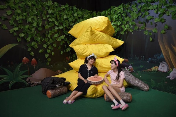夢時代「夢遊休眠動物園」特展免費入場，各種萌翻的熟睡動物，還有五大展區讓你拍到停不下來～