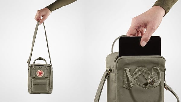 狐狸背包家族「最迷你」成員誕生！Fjällräven推出Kånken Sling，剛好一個iPad的大小，側背起來超可愛～