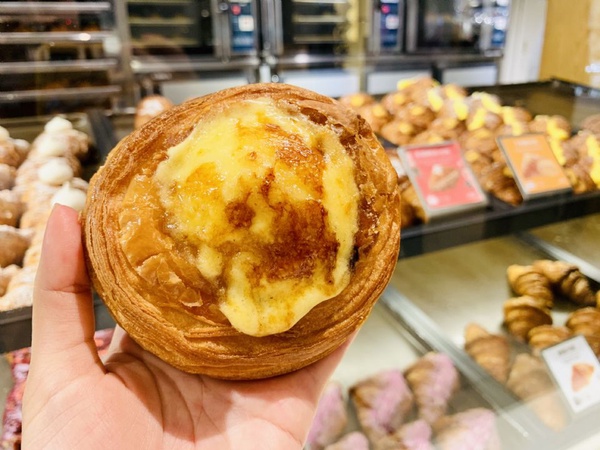 八月堂推「焦糖烤布蕾」新口味，即日起香酥登場，每日限量販售喔~