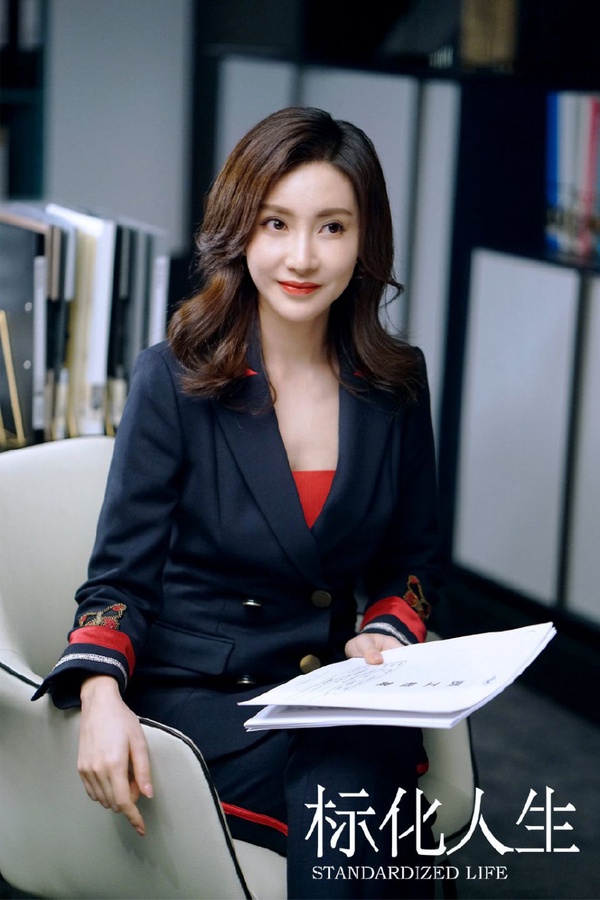 吳謹言新戲駕到！《正青春》菜鳥+職場女王設定，雙女主還原女性職場生存實錄
