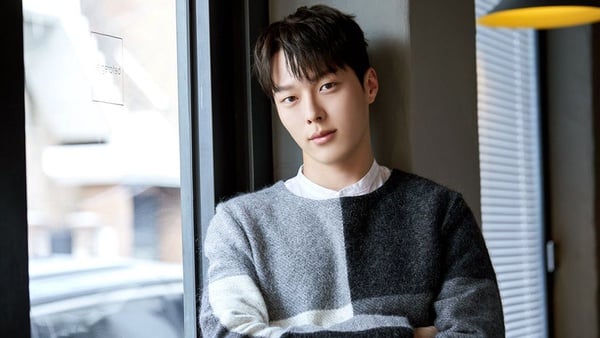《檢索詞》張基龍狂撩差13歲姐姐！「直進男」魅力無法擋，IU的男人、李聖經的男友