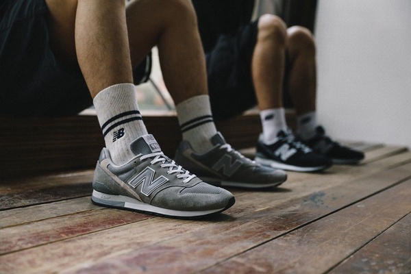 New Balance「冰砂色系」AM210系列上市！經典996、少女小白鞋，還有夏日必備涼拖鞋，22雙新款搶先看！