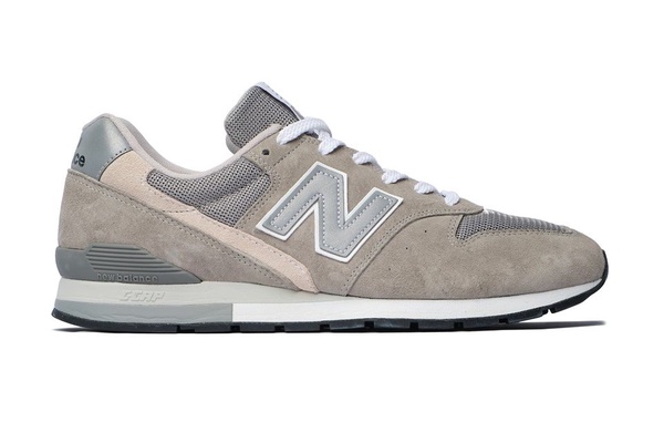 New Balance「冰砂色系」AM210系列上市！經典996、少女小白鞋，還有夏日必備涼拖鞋，22雙新款搶先看！