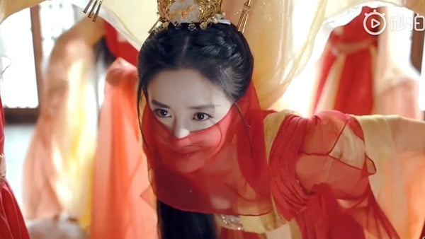 《白髮》痕香就是《倚天》大美女殷素素！演員陳欣予16張古裝美照，她還演過《何以琛蕭默》