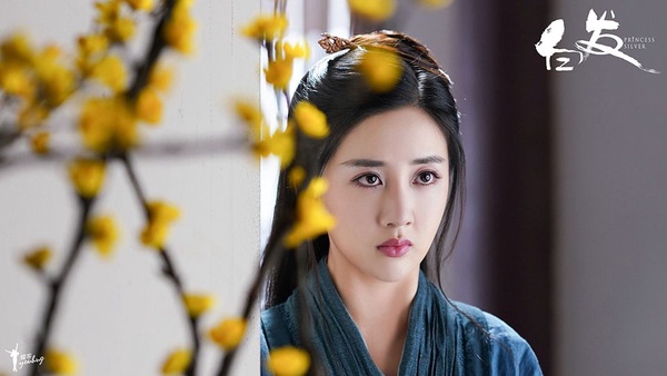 《白髮》痕香就是《倚天》大美女殷素素！演員陳欣予16張古裝美照，她還演過《何以琛蕭默》