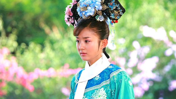 回歸趙麗穎在《新還珠格格》的10個造型！盛世美顏駕馭奇葩妝髮
