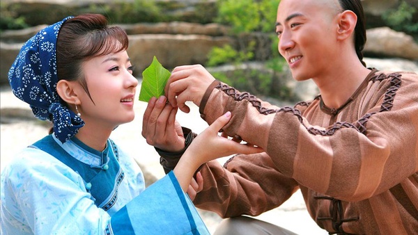 回歸趙麗穎在《新還珠格格》的10個造型！盛世美顏駕馭奇葩妝髮