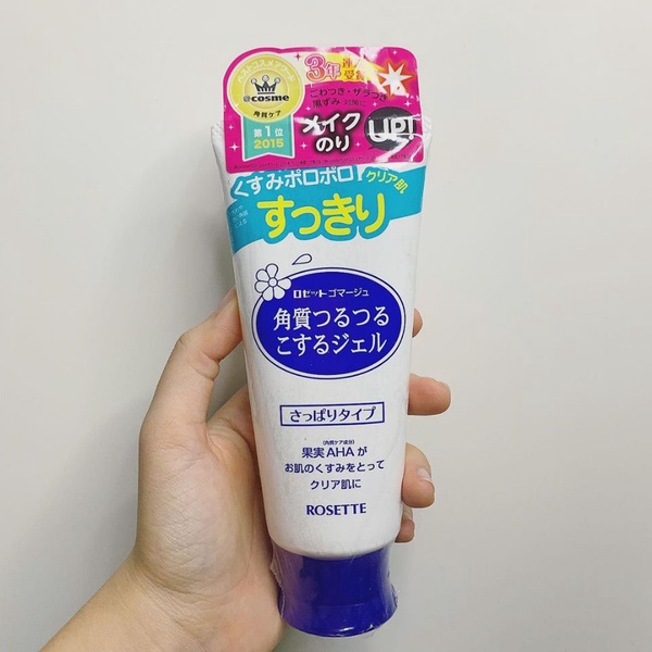 5款「淨化毛孔」去角質推薦！溫和清除粉刺、髒污，洗後毛孔超緊緻！