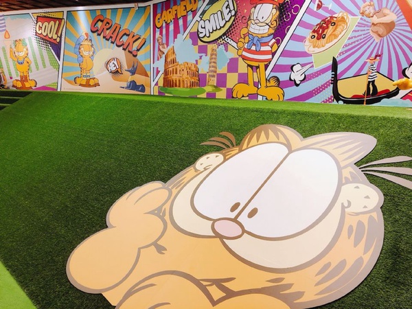 《加菲貓40周年特展》6/25開展!巨型迷宮、20隻大型公仔，慵懶迷人魅力讓人深陷其中啦!