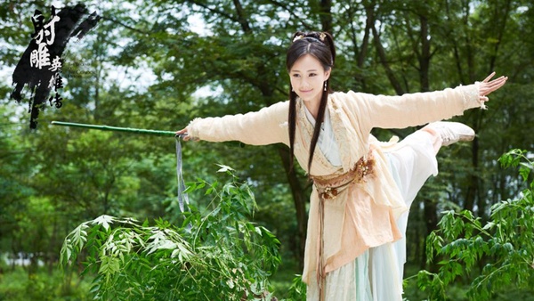 曾是趙麗穎替身！李一桐如今合作鄧倫、楊洋多位男神，22張古裝美照成新晉女神