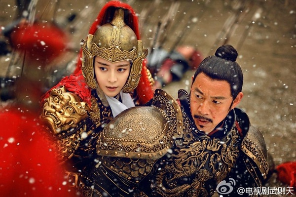 《如懿傳》9位配角都大有來頭！李玉公公合作楊冪、唐嫣、趙麗穎、郭碧婷，堪稱女神收割機