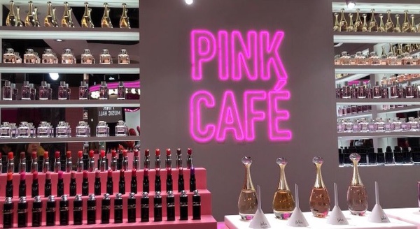 CHANEL、Dior、GA、Tom Ford情人節限定活動開跑啦！限量訂製服務、粉嫩花瓣包裝、浪漫禮盒通通有！