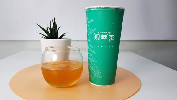 7-11現萃茶新品「台灣水果茶」！濃郁在地鳳梨香氣，配上百香果的酸甜，真的超消暑～