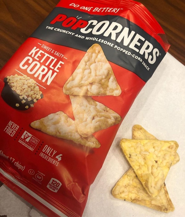 好市多超夯「爆米花脆片鹹甜口味」有特價！鹹甜滋味加上獨特的脆片口感，一口接一口好涮嘴～
