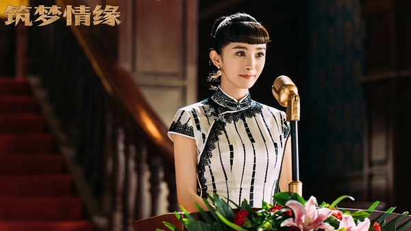 吳謹言穿旗袍變春麗！10女星旗袍造型，楊冪惹火、劉亦菲仙氣，而她是「為旗袍而生」的女星