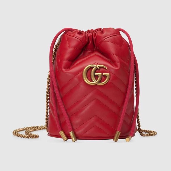 GUCCI「愛心水桶包」成為最新It Bag！背面暗藏小玄機，小巧外型卻實用度滿分！