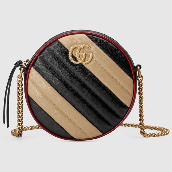 GUCCI「愛心水桶包」成為最新It Bag！背面暗藏小玄機，小巧外型卻實用度滿分！